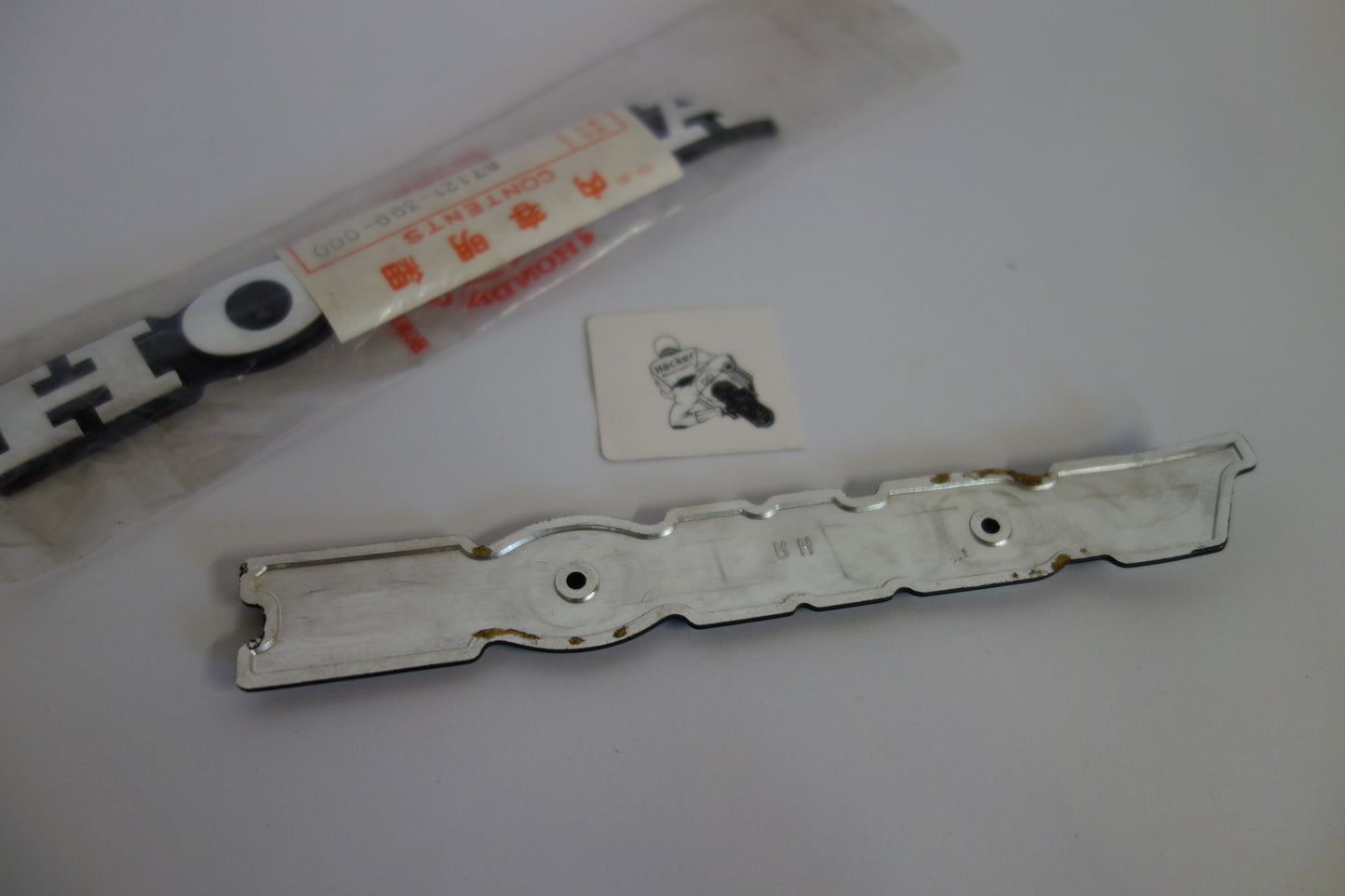 87121-399-000 / TANK EMBLEM RECHTS NEU / EMBLEM RIGHT, FUEL TANK NEW