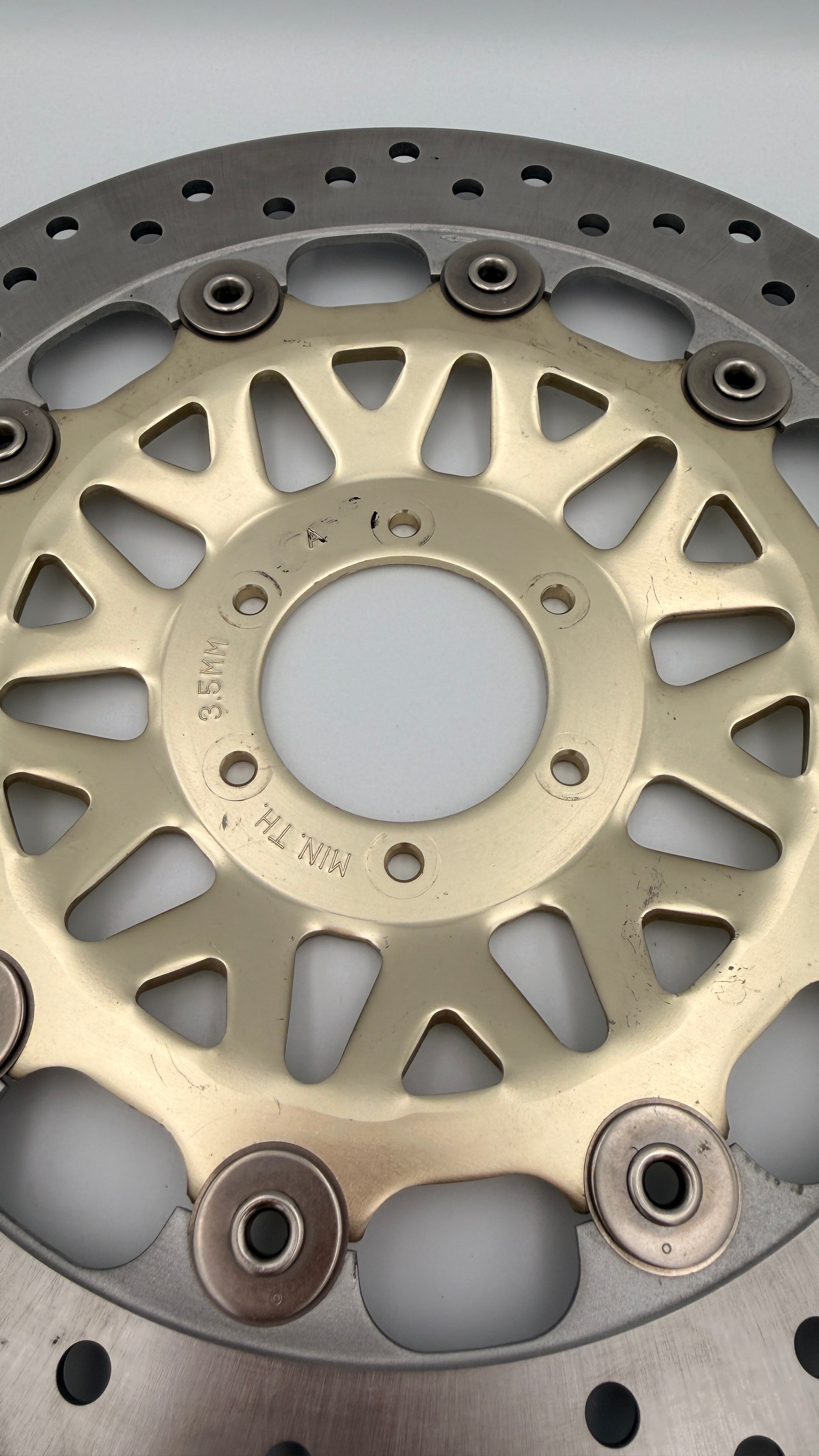 Bremsscheibefür Fireblade Honda 45220-MZ7-000 gebraucht / sehr gut