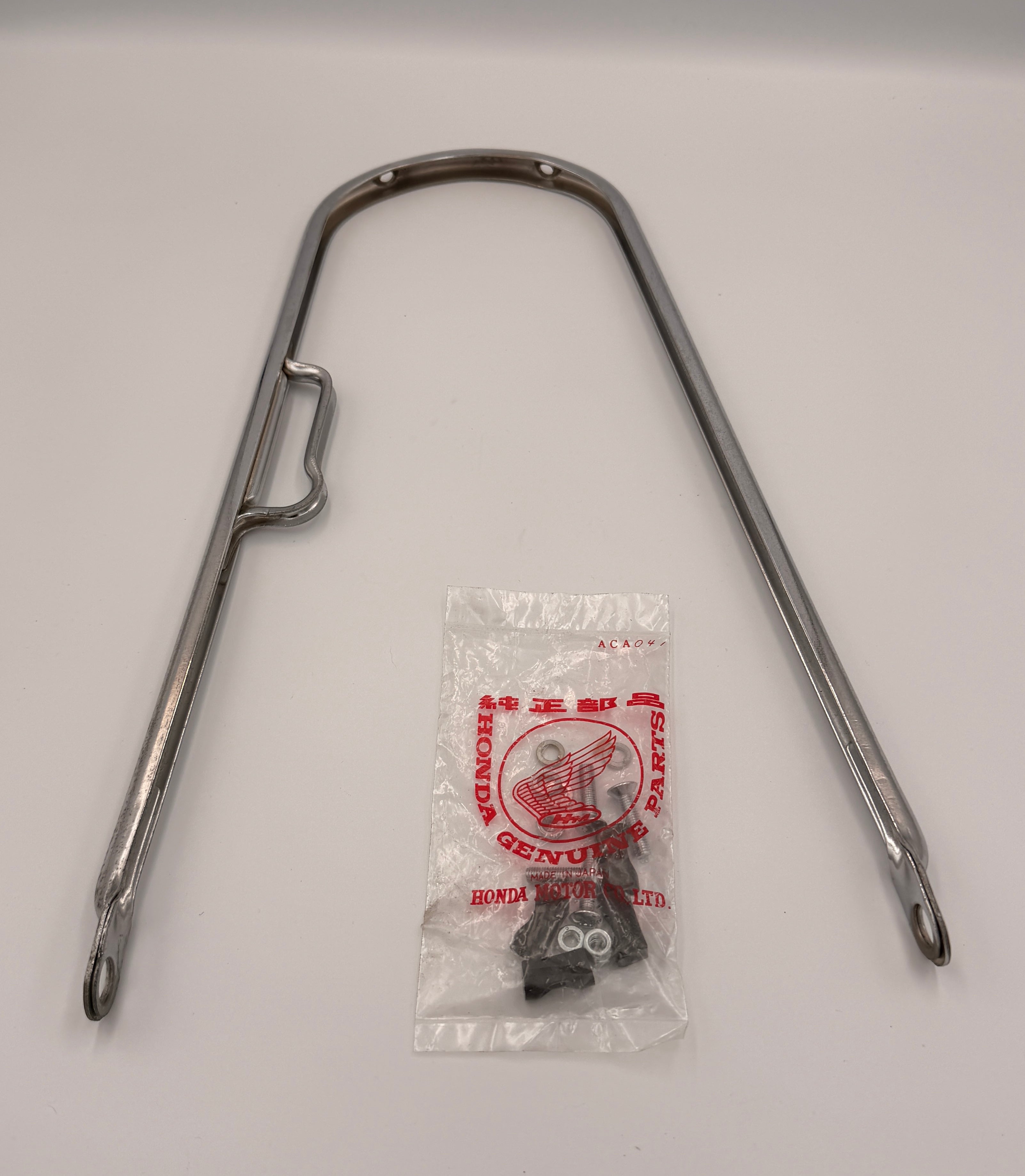 Unterer Kotflügelbügel vorne CB 550 K2 F2 CB 750 K3 / 61112-341-700 / Neu